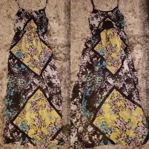 Size Large Maxi Dress with Hole Design In Back